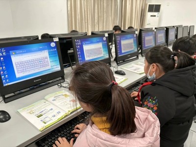 創意激發思維火花，科技賦能未來成長——記合肥某小學信息科技學科期末測評活動
